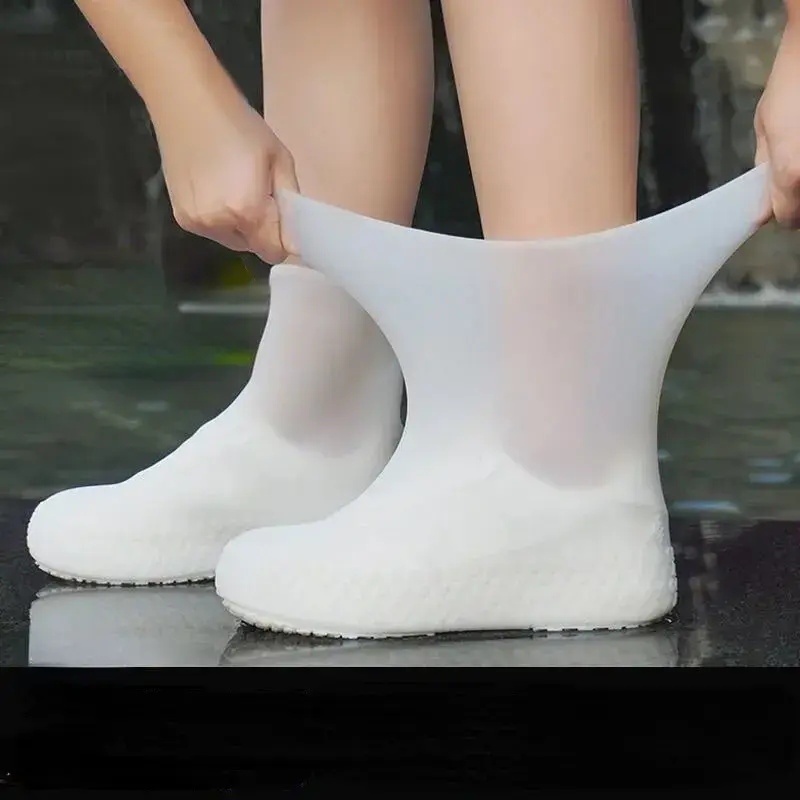 RAINPROOF SHOE COVERS  41-47 WITH A ZIPPER WHITE