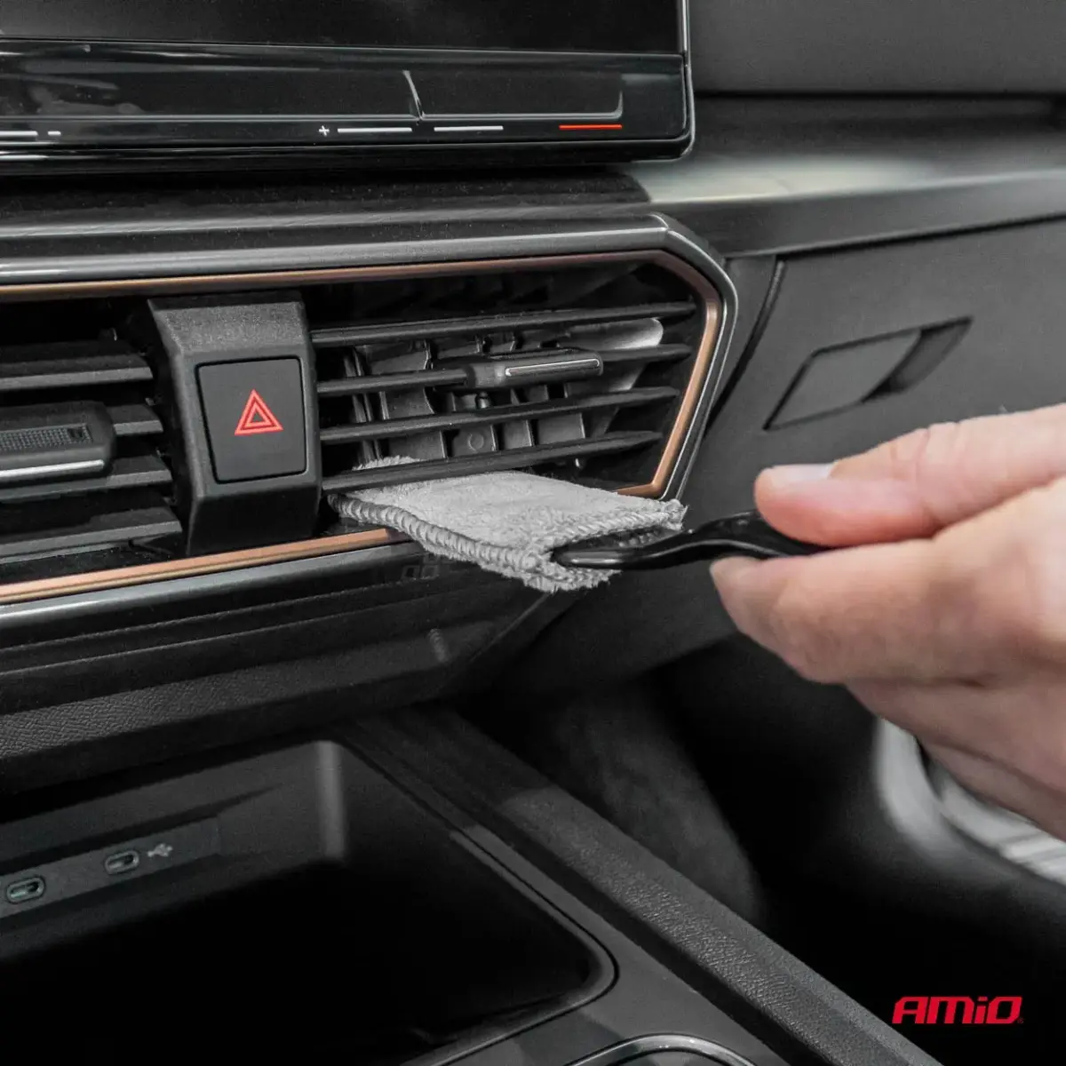 Dust cleaning brush AMIO-03979