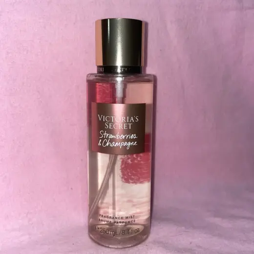 Victoria's Secret STRAWBERRIES & CHAMPAGNE Fragrance Mist Limited Edition