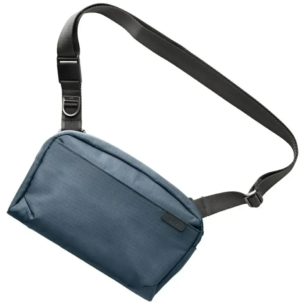 Bag UNIQ Arden Sling 2L blue
