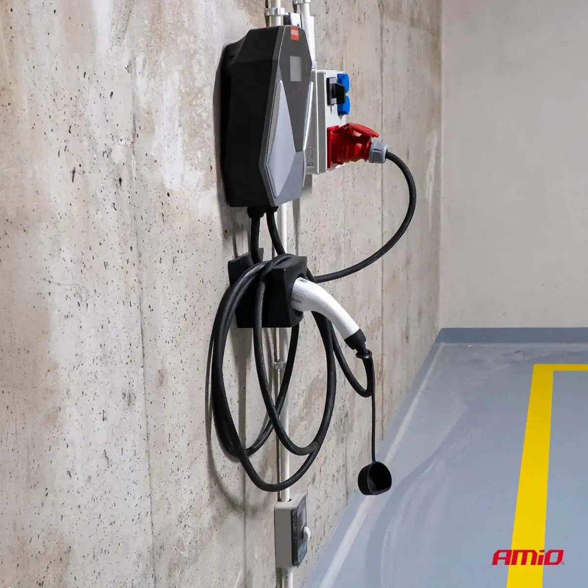 Wall-mounted EV Charger three-phase 22kW 32A 400V AMIO-04843