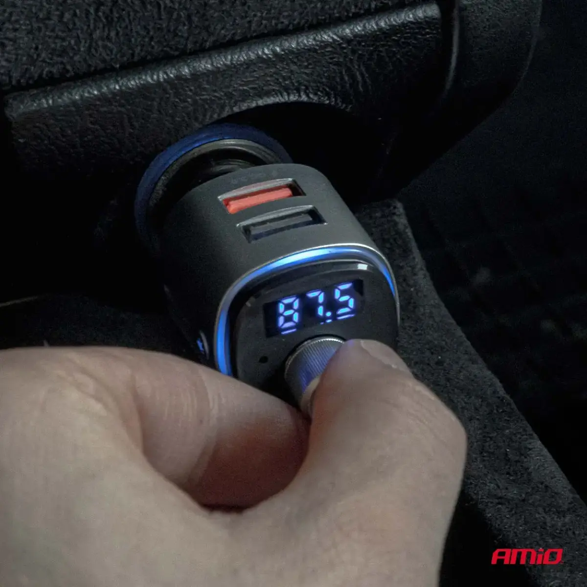 Car FM Transmitter 2×USB-A microSD 12V 24V AMIO-04654