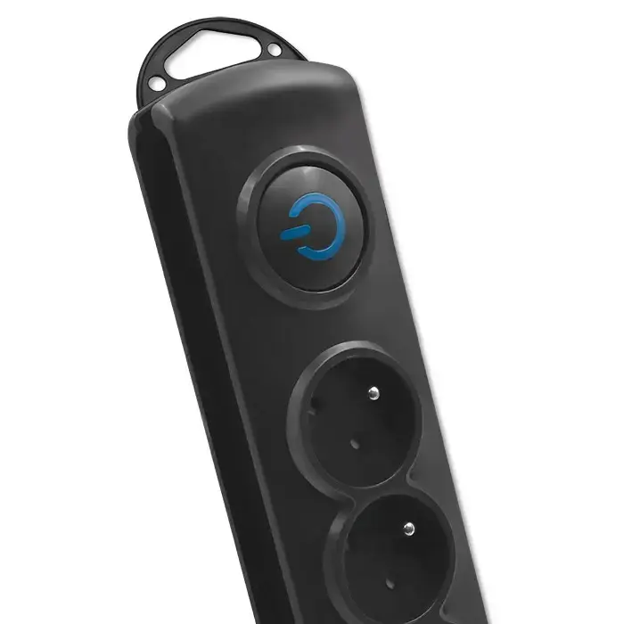 Qoltec Surge protector | 6 sockets | 1.8m | Black