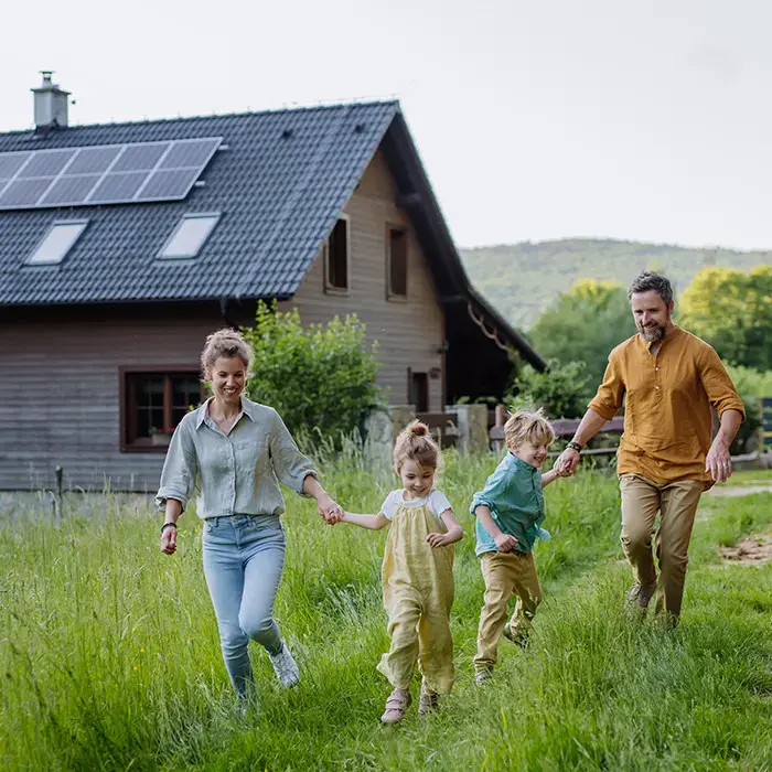 Qoltec Hybrid Solar Inverter Off-Grid 6200W | 120A | 48V| MPPT | BMS | AGM GEL LiFePO4 |  Wi-Fi option | Sinus | Power factor 1.0