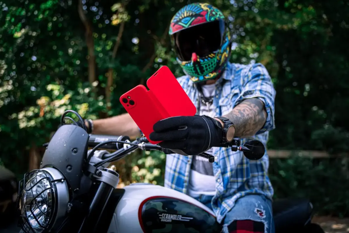 Tactical Safety Smoothie Cover for Apple iPhone 13 Chilli