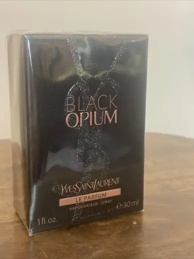 Yves Saint Laurent Black Opium Le Parfum (Parfum) smaržas sievietēm 30 ml