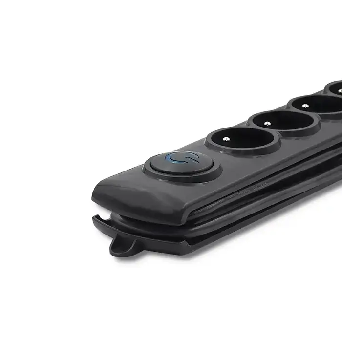 Qoltec Surge protector | 6 sockets | 1.8m | Black
