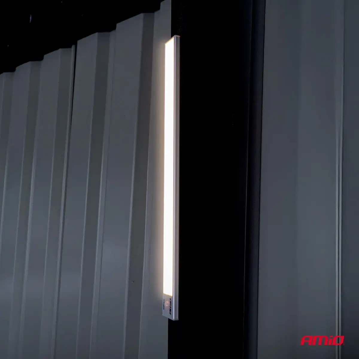 Rechargeable magnetic sensor LED light 2W 1500mAh AMIO-04894