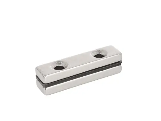 Ristkülikukujuline neodüümmagnet 40x10x5mm kruviaukudega