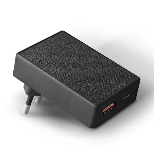 UNIQ Votre Slim Duo kelioninis įkroviklis | 20W | USB-C, USB-A | juodas