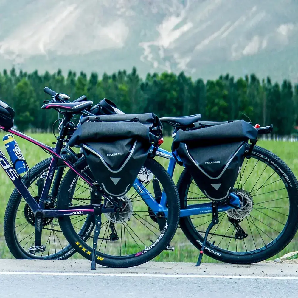 Torba rowerowa Rockbros AS-001-3BG na bagażnik wodoodporna 20 l - czarna