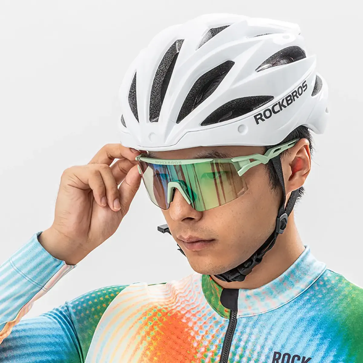 Rockbros Photochromic Cycling Glasses with UV Protection and Corrective Insert - Green