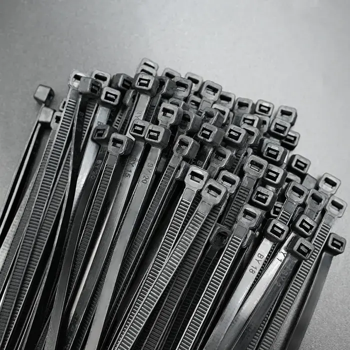 Qoltec Self-locking cable tie | 4.8*400mm | 100 pcs. | Nylon66 | UV | Black
