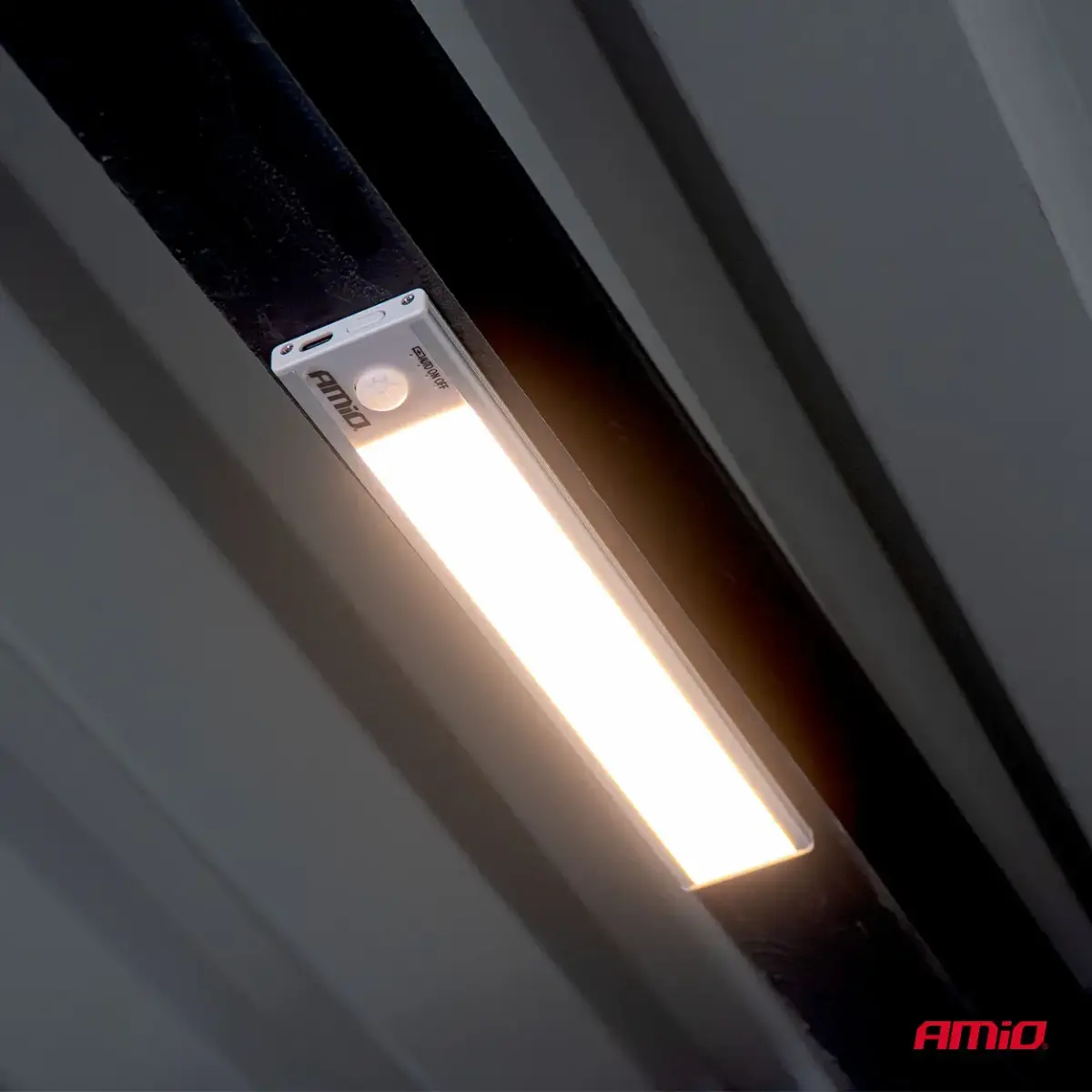 Rechargeable magnetic sensor LED light 1.2W 1000mAh AMIO-04893