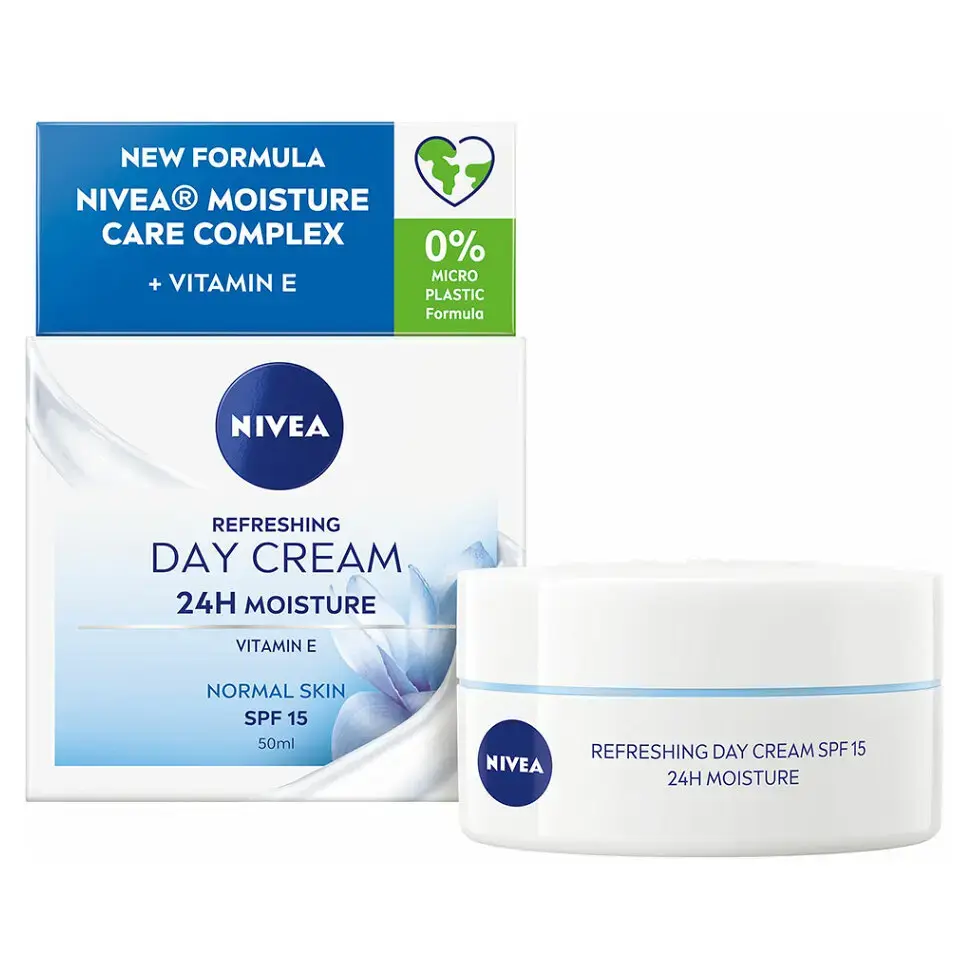 NIVEA Essentials Refreshing Day Cream SPF15 50 Ml