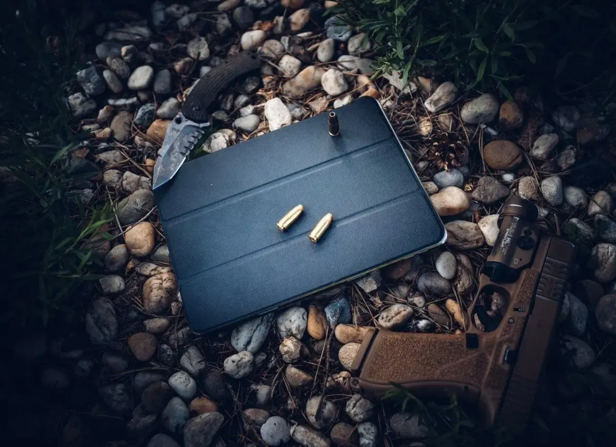 Tactical Book Tri Fold Case for Xiaomi Pad 8 Black