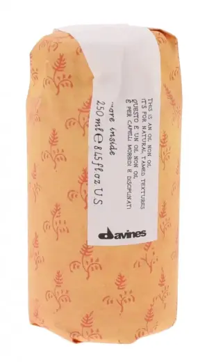 Davines - This Is an Oil Non Oil - 250ml - Lightweight Hair Oil - Smooths Unruly Frizzy Hair - Enhances Hair's Lustre and Shine