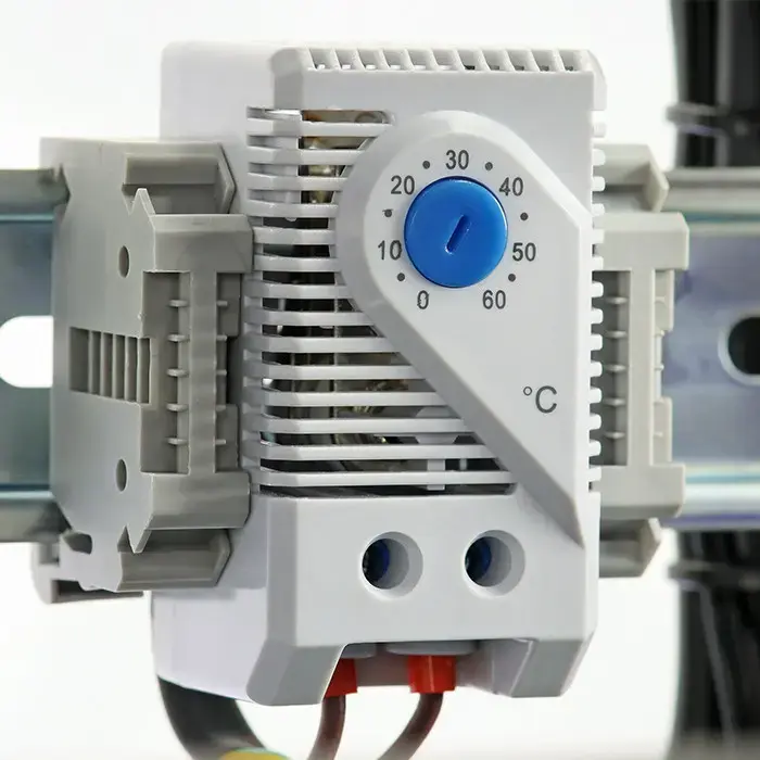 Qoltec Shut-off thermostat 10A | DIN 35
