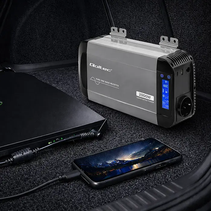 Qoltec Pure Sine Wave Inverter | 12V to 230V | 1000/2000W | LCD | USB | USC-C | Compatible with LiFePO4 GEL AGM