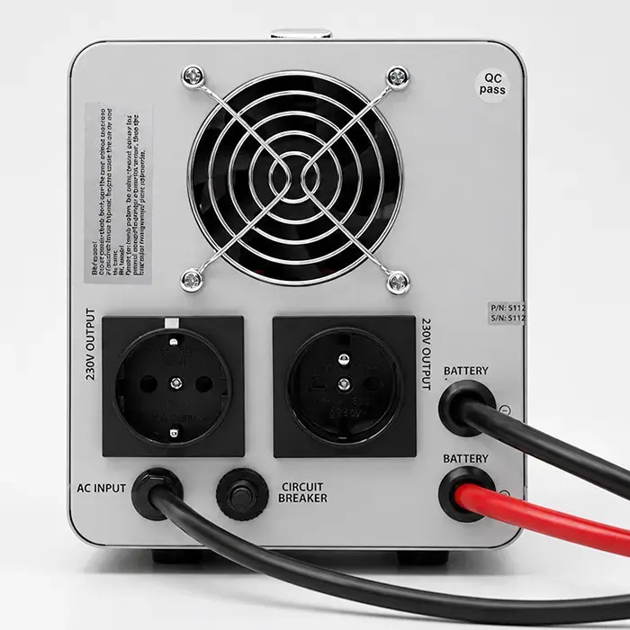 Qoltec Pure Sine Wave UPS | 1000VA/720W | 12/230V inverter with AVR | LCD | LiFePO4 AGM GEL