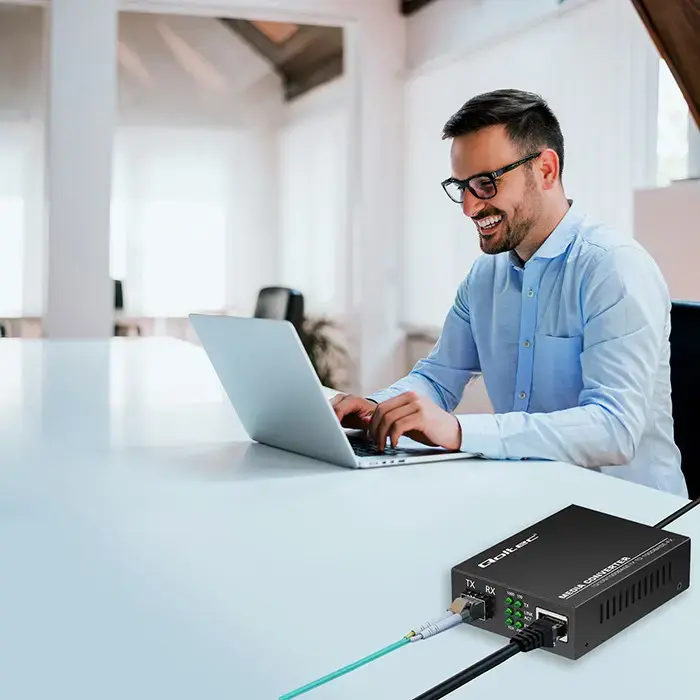 Qoltec Bidirectional Ethernet SWITCH Media Converter 1x RJ45 1x SFP| 1000Mbps | 5V