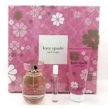 New York Gift Set EDP 100 ml, EDP mini 7.5 ml, and body lotion 100 ml.