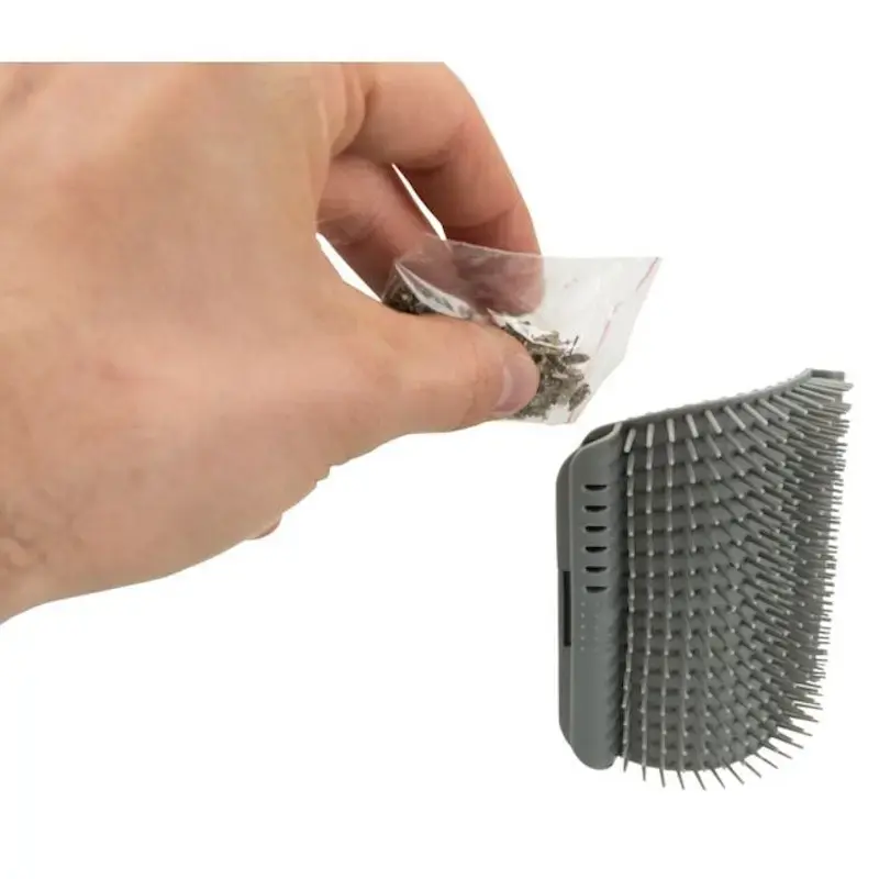 Ķemme dzīvniekiem - Trixie Corner massage brush, 8 × 13 cm