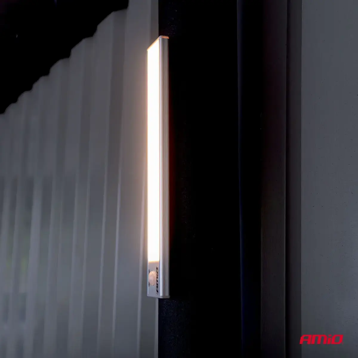 Rechargeable magnetic sensor LED light 1.2W 1000mAh AMIO-04893