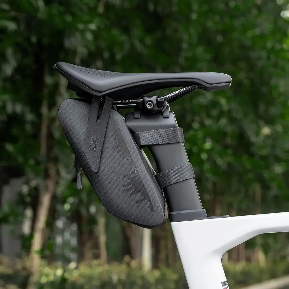 Torba rowerowa Rockbros AS-078-1 podsiodłowa z inteligentną lampką tylną 0,8 l - czarna