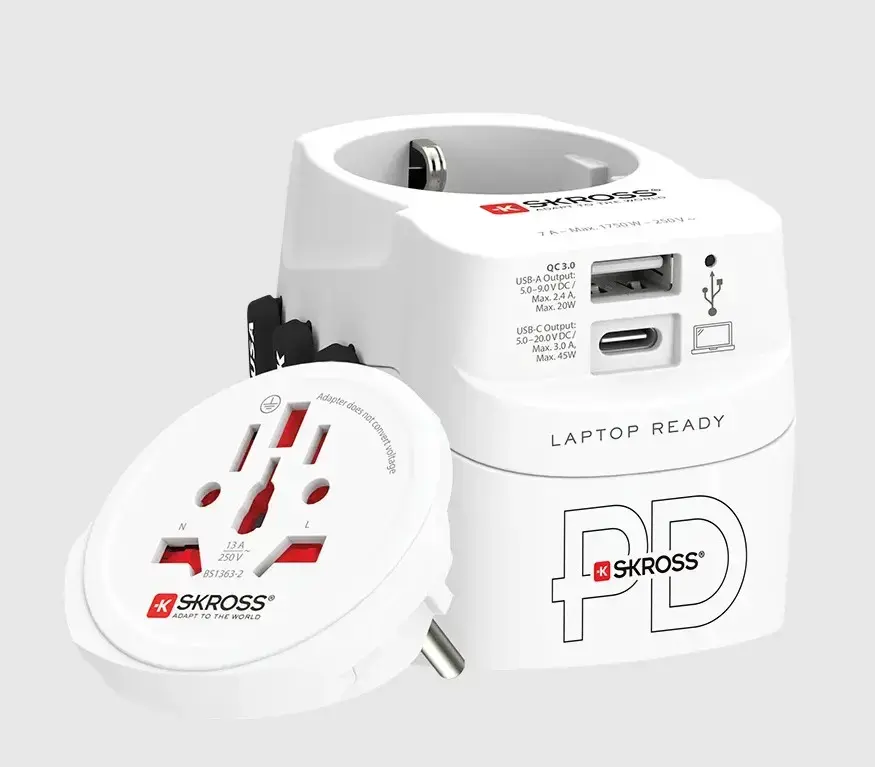 Travel adapter: Sockets EU/FR/USA/UK/AU; plugs UK/EU/FR/USA/IT/AU