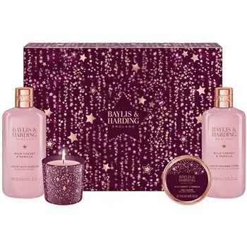 Baylis & Harding Luxury Gift Set with Candle ( Wild Cherry & Vanilla ) - Dárková sada péče o tělo se svíčkou ( 4 ks )