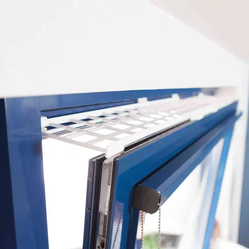 Aizsardzības restes logiem, augšējai daļai - Trixie Protective grille for windows, top/bottom, 75–125 × 16 cm