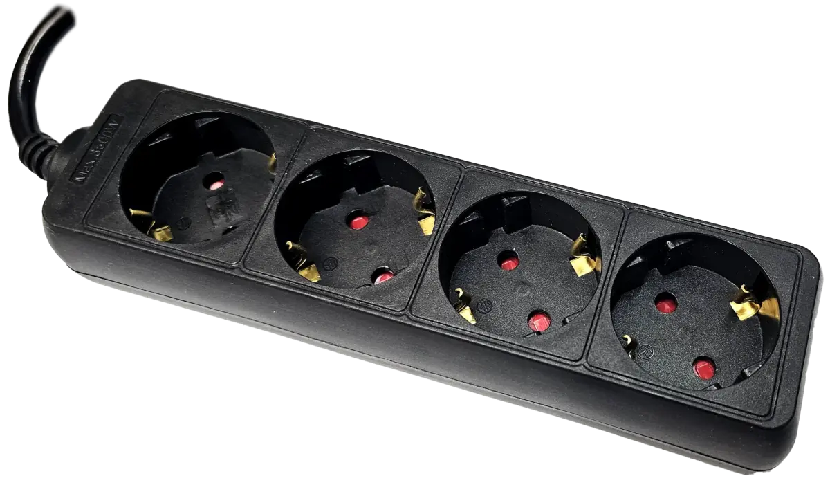 Pagarinātājs 4-vietīgs 5m a/z pievadvads 3Gx1.5mm