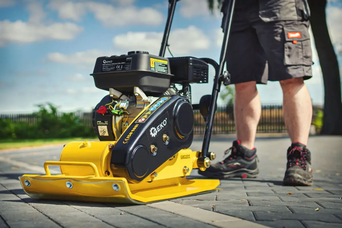 Betona plātnes blietētājs CNP80/76KG ar Loncin dzinēju