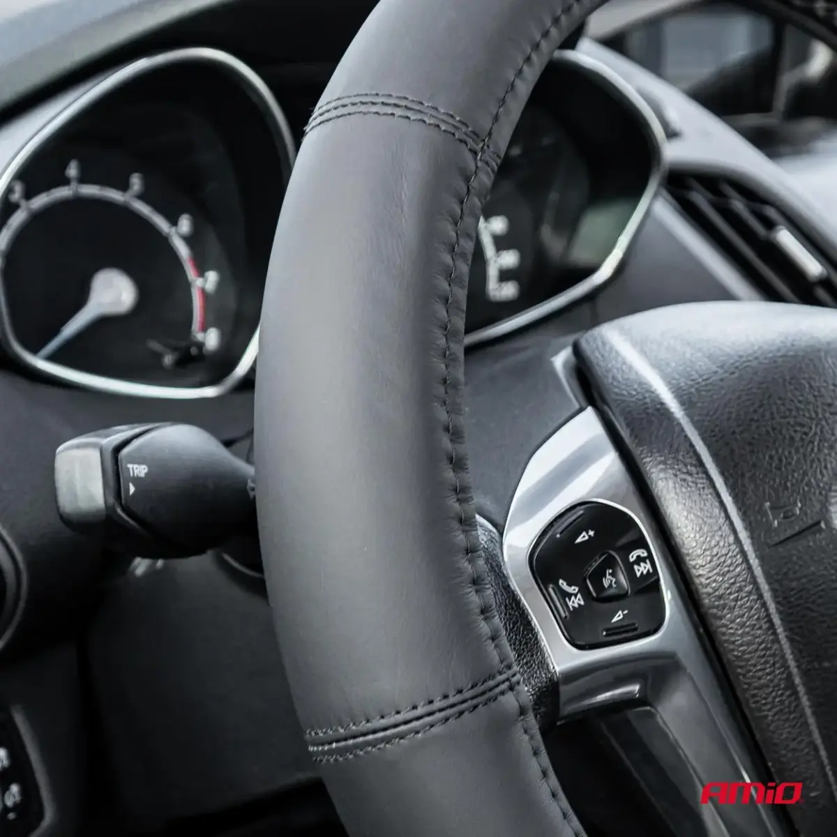 Steering wheel cover Leather Series SWC-48-M (37-39cm)