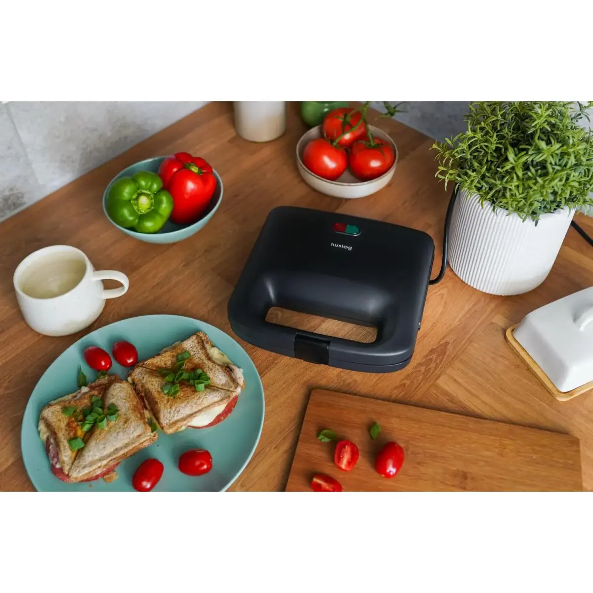 Huslog Sandwich maker triangles 1000W