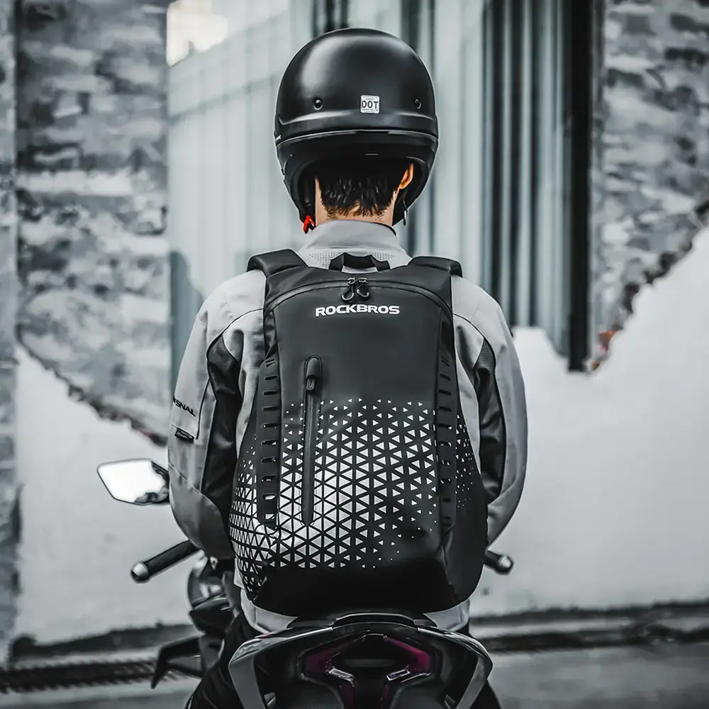 Plecak Rockbros H36 z uchwytem na kask 14,5 l - czarny