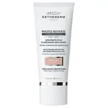 Tinted protective cream against pigment spots.