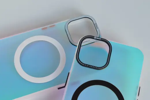 OBAL:ME HoloMag Cover for Apple iPhone 15 Pro Max White Photo