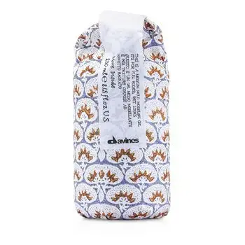 Davines This Is a Medium Hold Modeling Gel 8.45 Oz/ 250 Ml