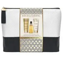 Luxury Wash Bag (Mandarin & Grapefruit) Set - Gift set of body care in a cosmetic bag.