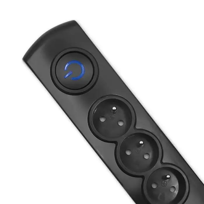 Qoltec Surge protector | 6 sockets | 1.8m | Black