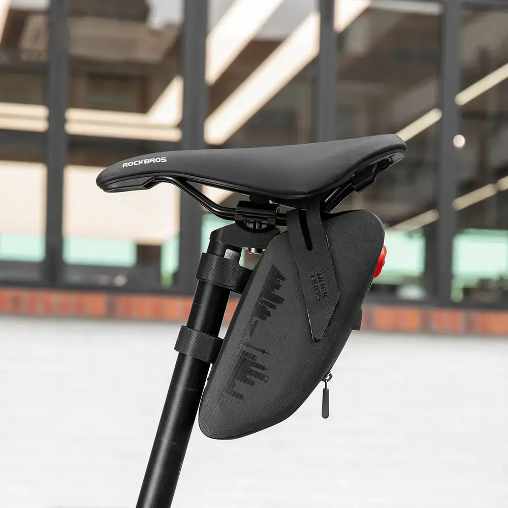 Torba rowerowa Rockbros AS-078-1 podsiodłowa z inteligentną lampką tylną 0,8 l - czarna