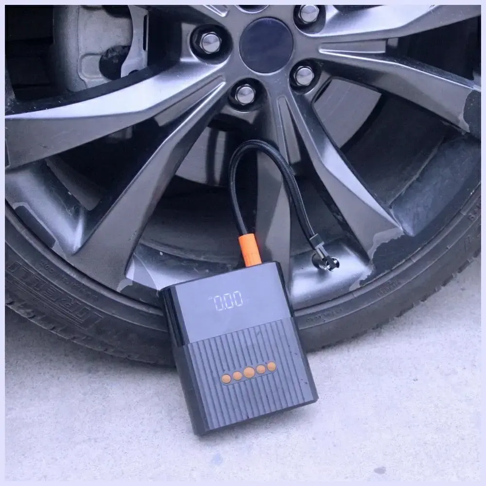 4smarts PitStop+ ārējais akumulators (powerbank) | 8800 mAh | USB-A, USB-C | LED lukturītis | melns
