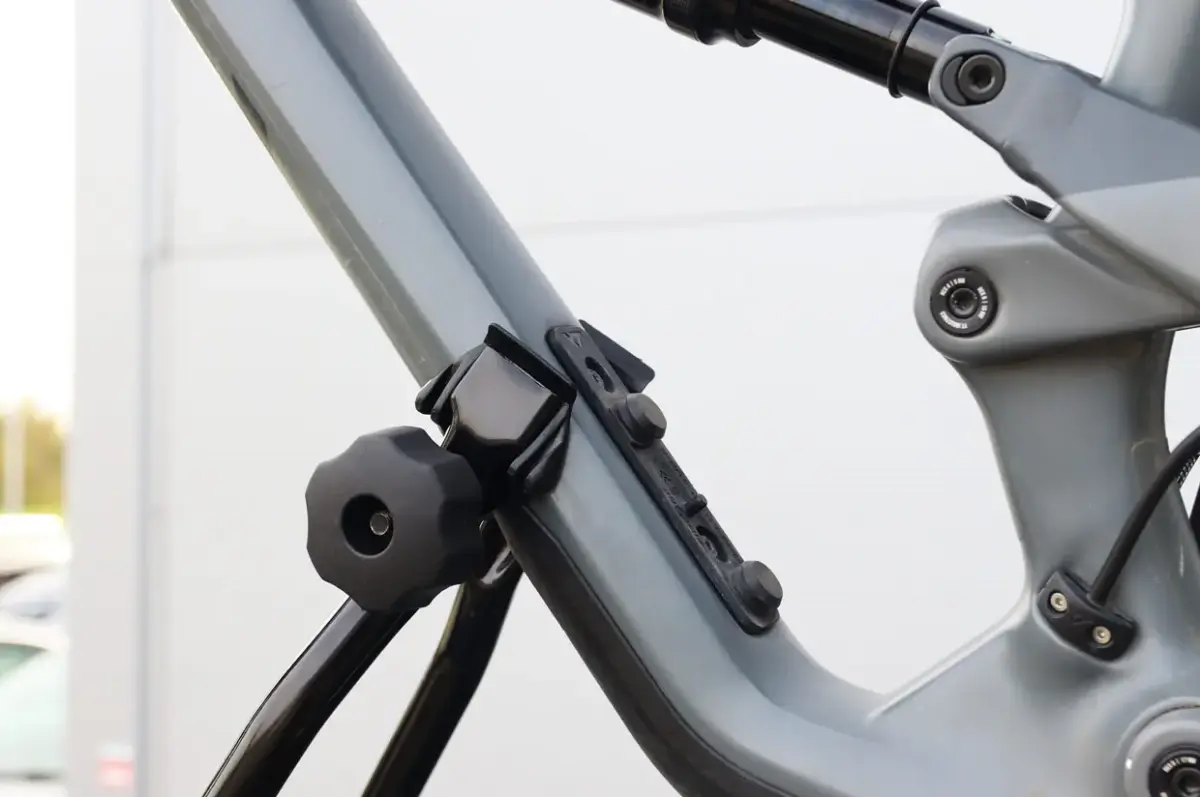 Roof bike rack black RBR-01 AMIO-02588