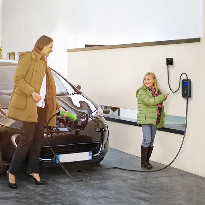 Qoltec Mobile charger for EV 2-in-1 Type2 | 3.5kW | 230V | SCHUKO 16A | LCD | Portable | Wallbox | 5m