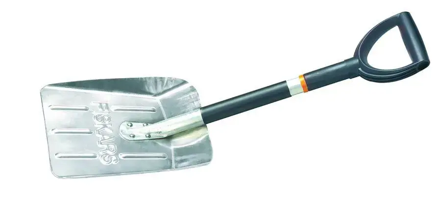 Sniega lāpsta automašīnai Fiskars