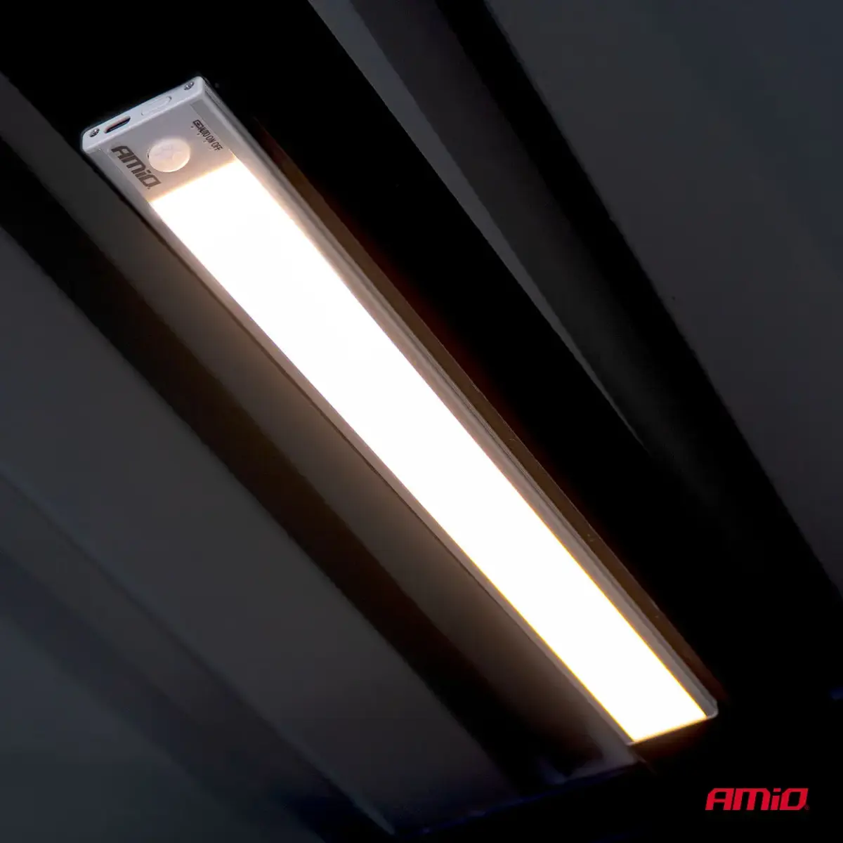 Rechargeable magnetic sensor LED light 2W 1500mAh AMIO-04894