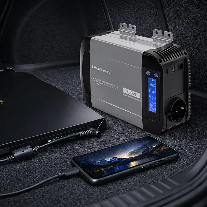 Qoltec Pure Sine Wave Inverter | 12V to 230V | 300/600W | LCD | USB | USC-C | Compatible with LiFePO4 GEL AGM